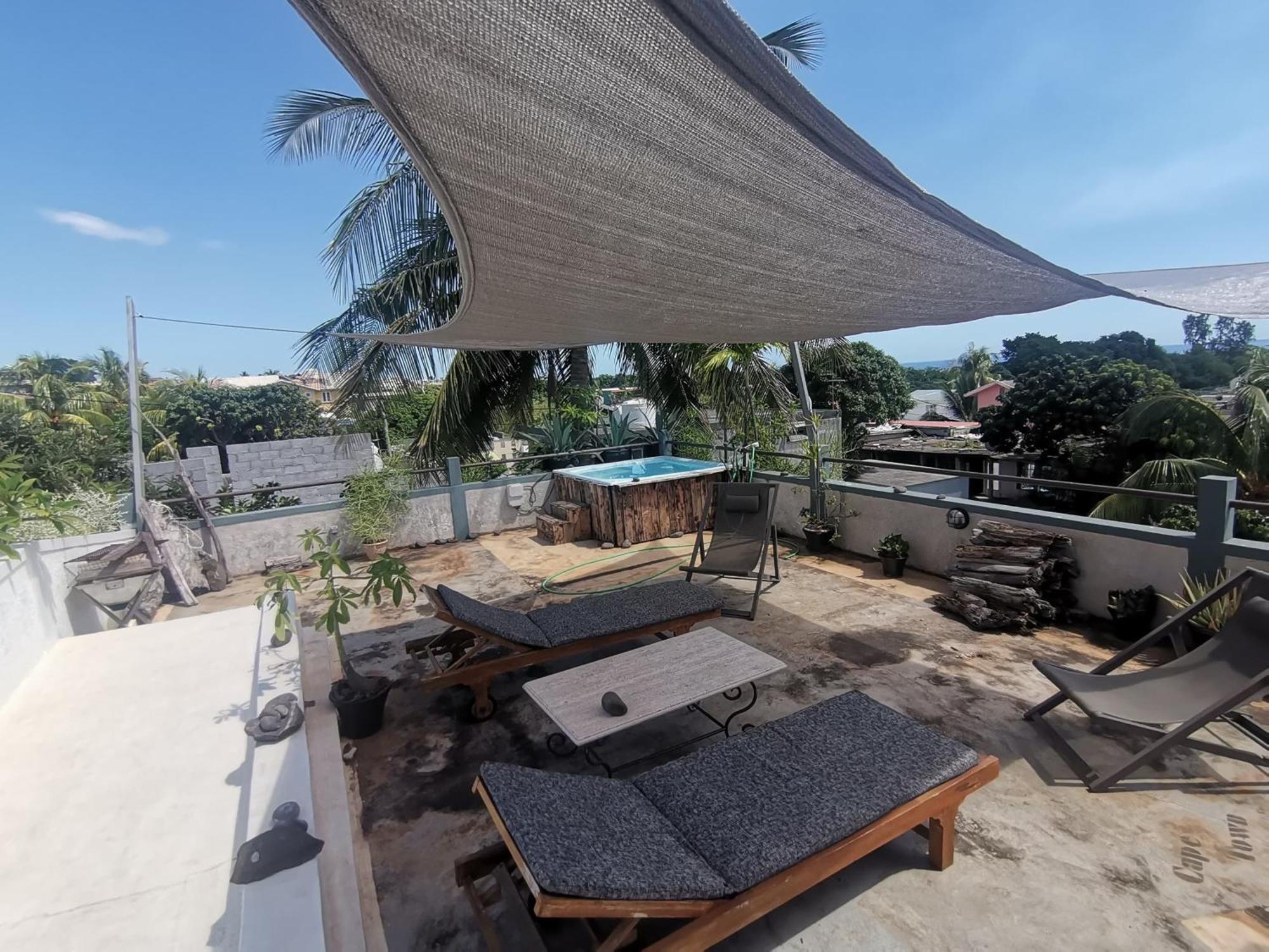Modern Apartment/3Bedrooms/2Bathrooms/Rooftop/Jacuzzi Pointe aux Sable Dış mekan fotoğraf