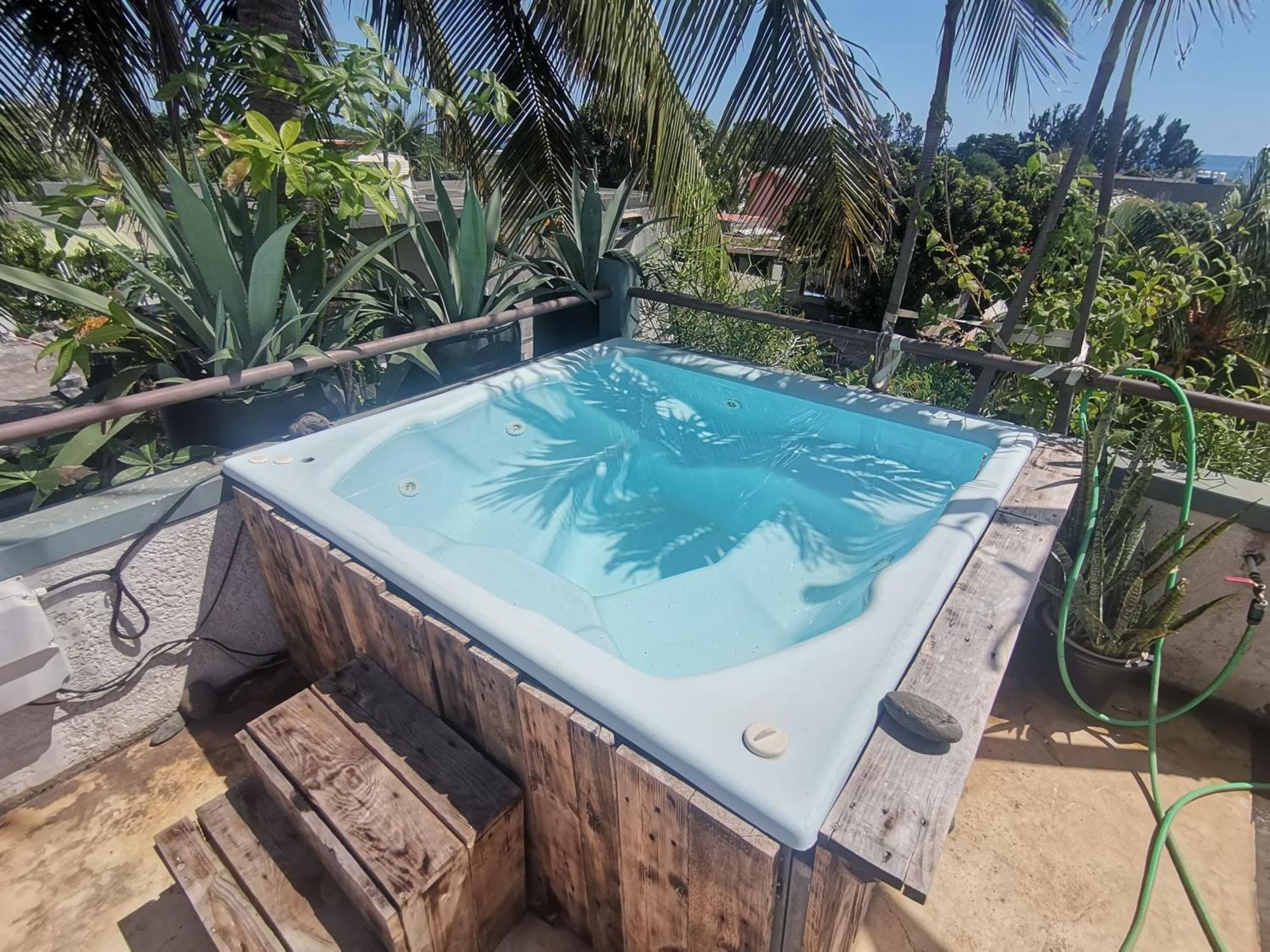 Modern Apartment/3Bedrooms/2Bathrooms/Rooftop/Jacuzzi Pointe aux Sable Dış mekan fotoğraf