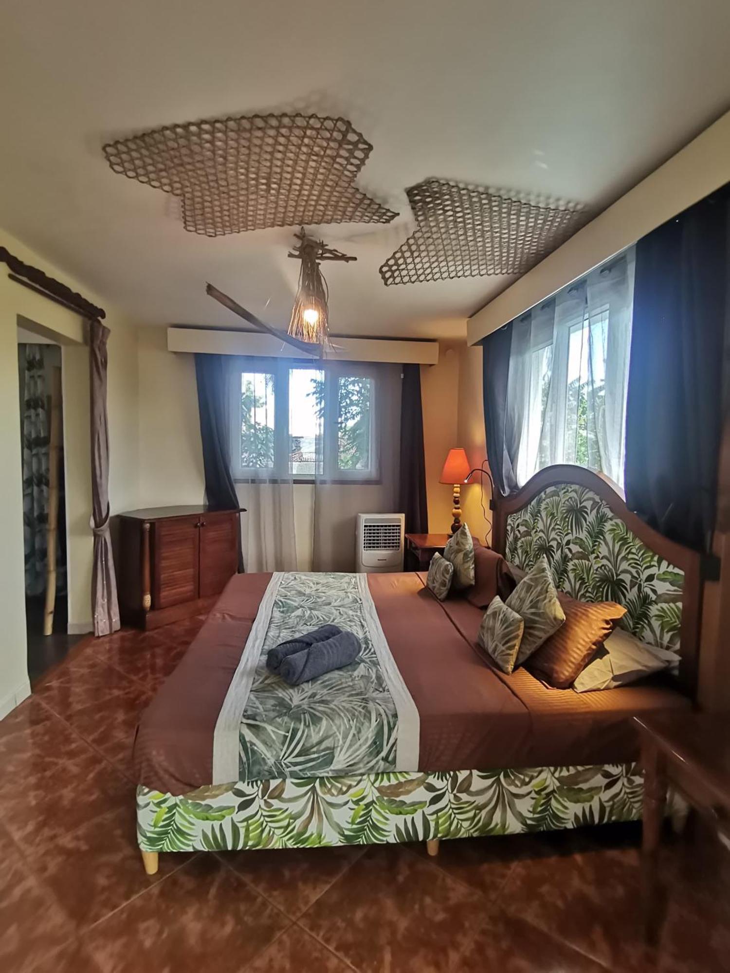 Modern Apartment/3Bedrooms/2Bathrooms/Rooftop/Jacuzzi Pointe aux Sable Dış mekan fotoğraf